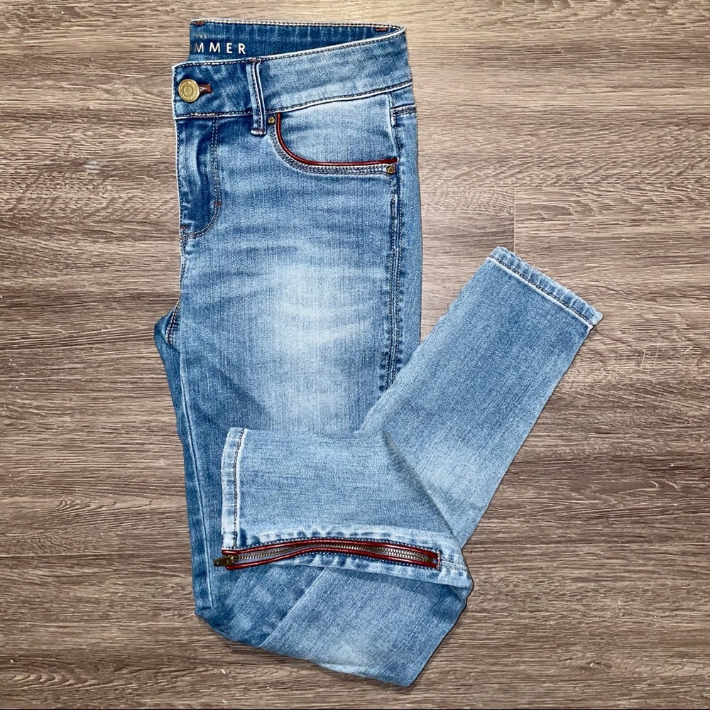 White House Black Market Skinny Jeans The Skimmer Style - Light Wash - Size 00